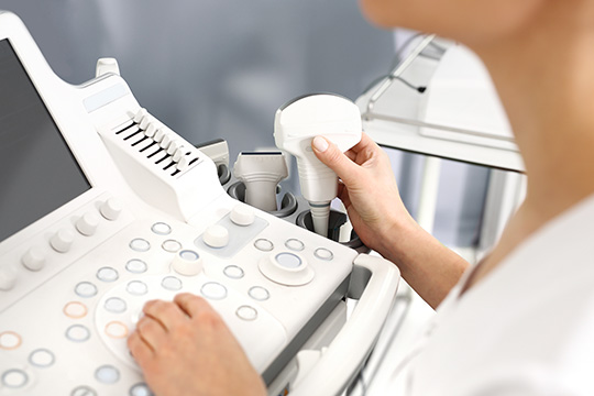 Examens d'échographie et mammographie pour diagnostic au Centre d'imagerie médicale 94 Vitry